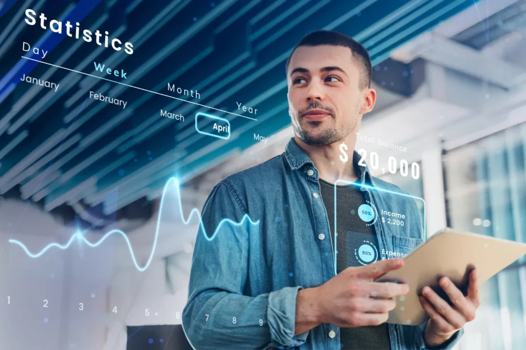 Hombre tomando decisiones estratégicas basadas en datos