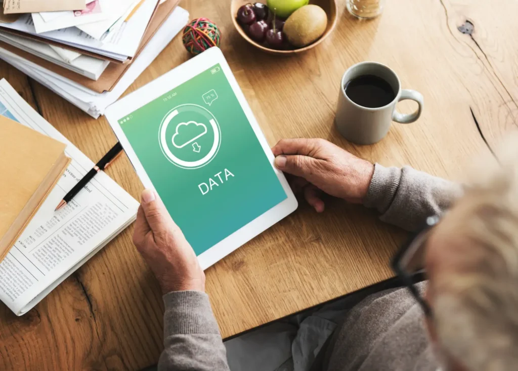 Tablet que muestra como automatizar datos y conquistar el tiempo